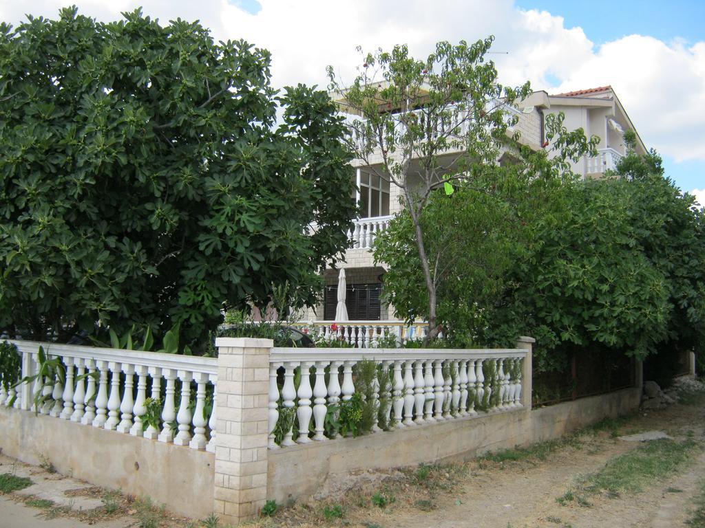 Apartments Nestor Tribunj  Bagian luar foto