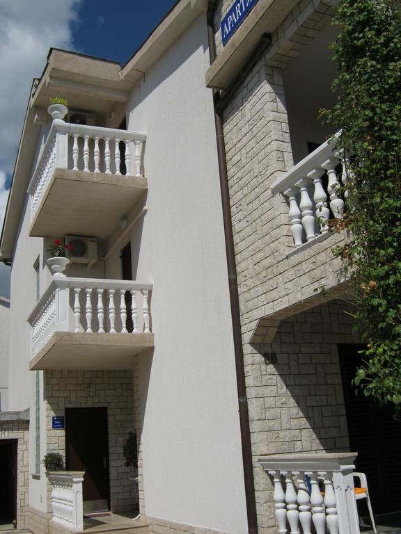Apartments Nestor Tribunj  Bagian luar foto