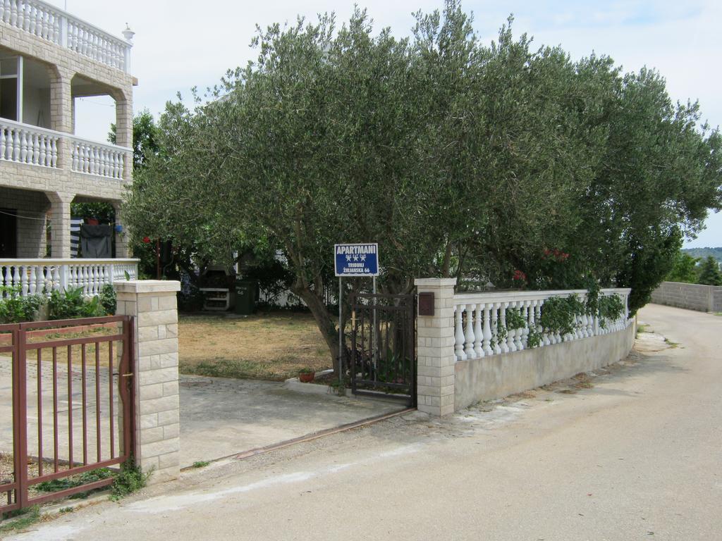 Apartments Nestor Tribunj  Bagian luar foto