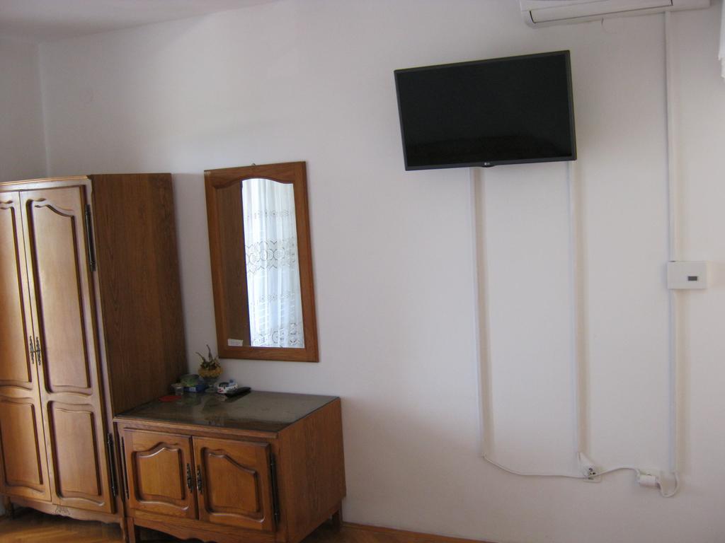 Apartments Nestor Tribunj  Bagian luar foto