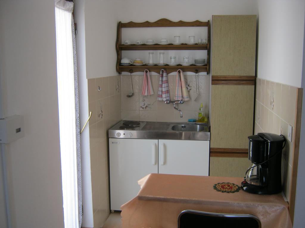 Apartments Nestor Tribunj  Bagian luar foto