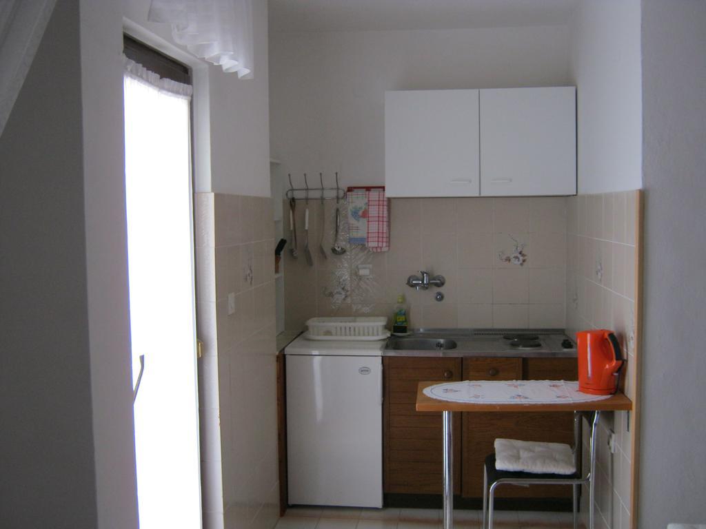 Apartments Nestor Tribunj  Bagian luar foto
