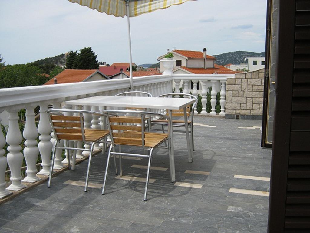 Apartments Nestor Tribunj  Bagian luar foto